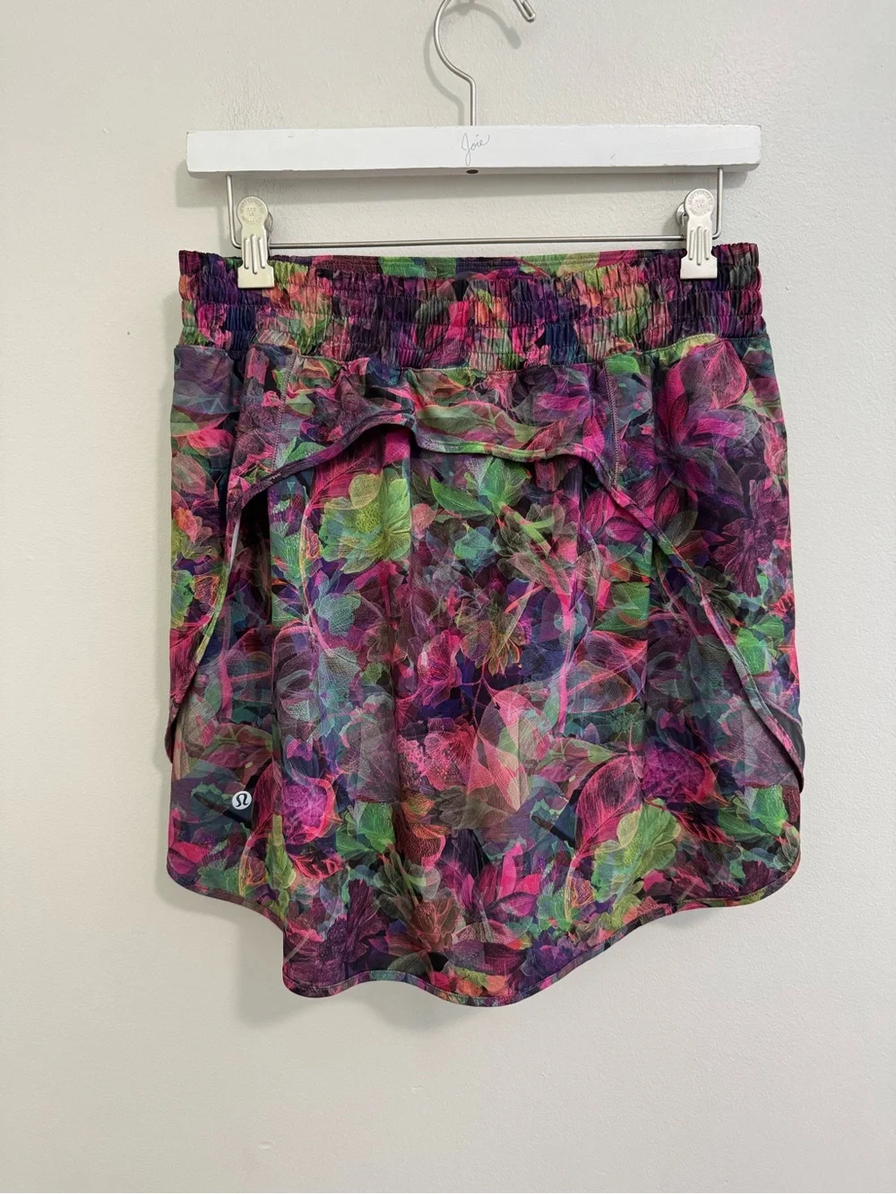 Lululemon Hotty Hot High Rise Skirt in Vivid Floral Tone